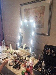 私のメイク部屋で­­­­­—す！頑張ります！